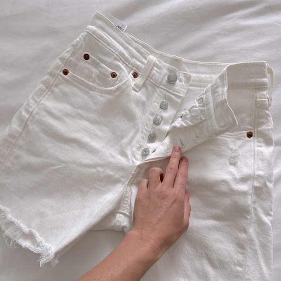 LEVIS - white hot short - Picture 3 of 9